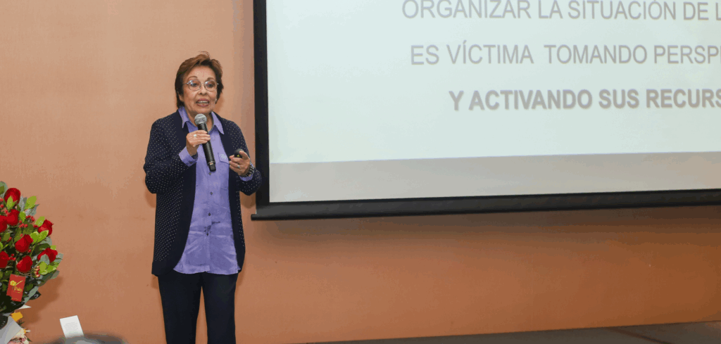  Lima villa college Amanda Cépedes